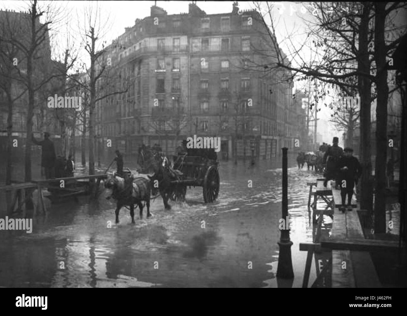 Paris 1910 Inondation Place Saint Charles Foto Stock