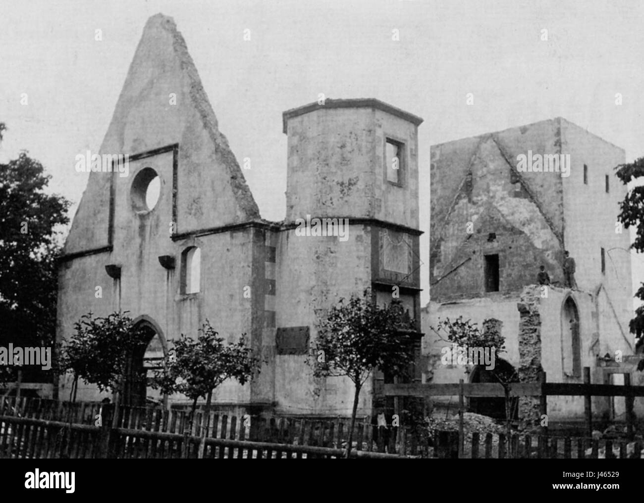 La Pankratiuskirche in Germania ha subito significativi lavori di ristrutturazione nel 1900. Le modifiche architettoniche dell'edificio erano finalizzate a preservare la sua integrità storica e modernizzare le sue strutture per un uso continuato. Foto Stock