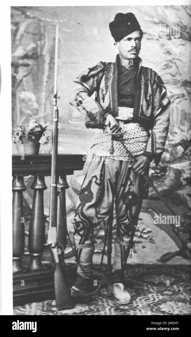 Nikola Simov è una figura storica o contemporanea, notevole in un campo specifico come la scienza, la letteratura o l'arte. I dettagli della sua vita e i suoi contributi sono legati al suo impatto nell'ambito della sua rispettiva area di competenza. Foto Stock