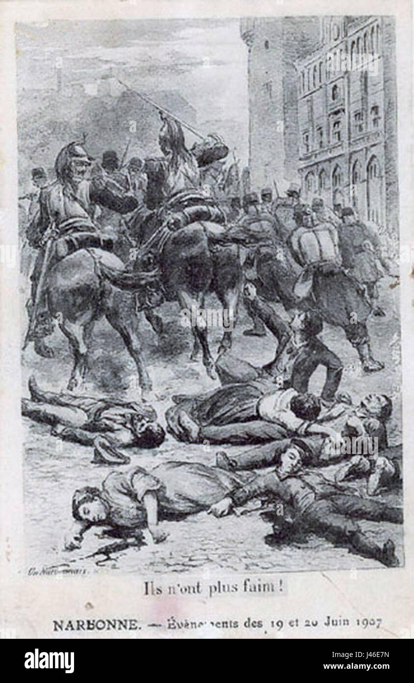 Questa immagine cattura una carica di cavalleria dalla regione storica di Narbona, in Francia. Le unità di cavalleria giocarono un ruolo importante nella guerra durante il medioevo e i primi periodi moderni. Foto Stock