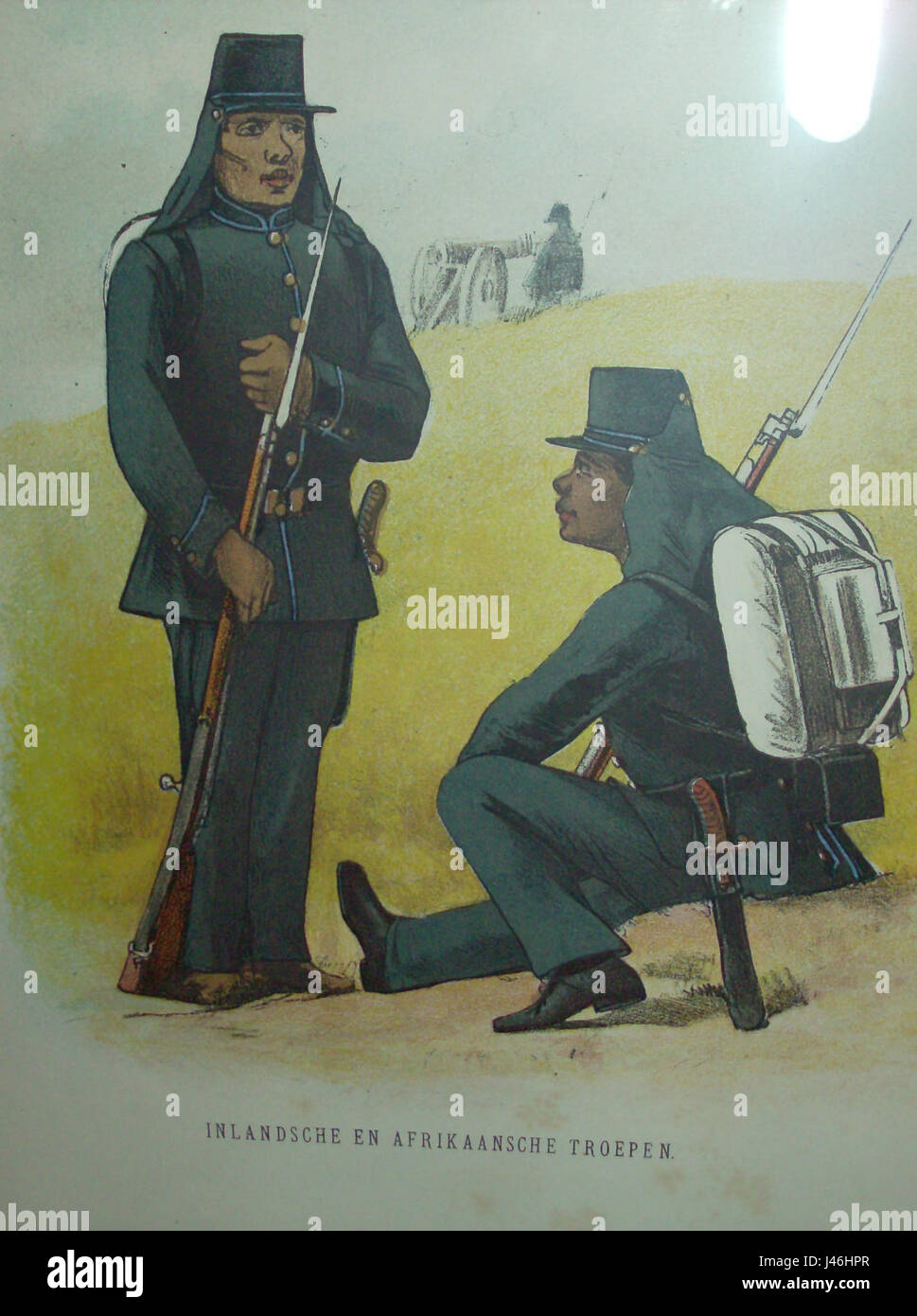 Questo si riferisce ai soldati nativi e africani che prestarono servizio nel Royal Dutch East Indies Army, una forza militare coloniale. Il riferimento evidenzia probabilmente i loro ruoli e contributi durante il dominio coloniale olandese. Foto Stock