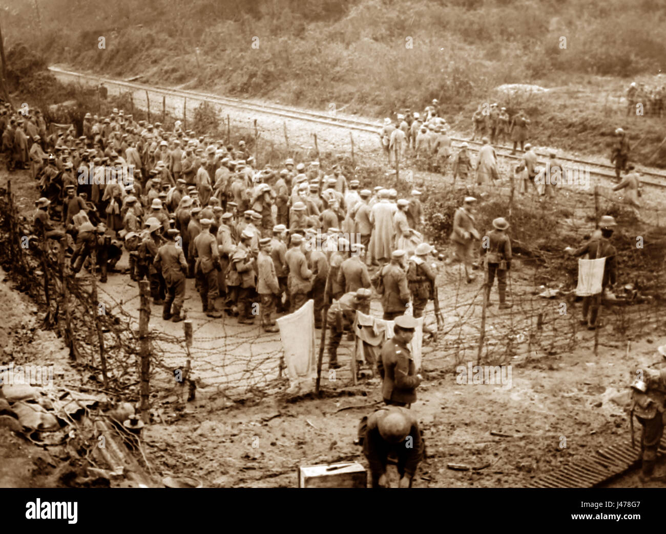 WW1 Battaglia della Ancre - prigionieri tedeschi presi in Beaumont Hamel dalla 51st Division - 13 novembre 1916 Foto Stock