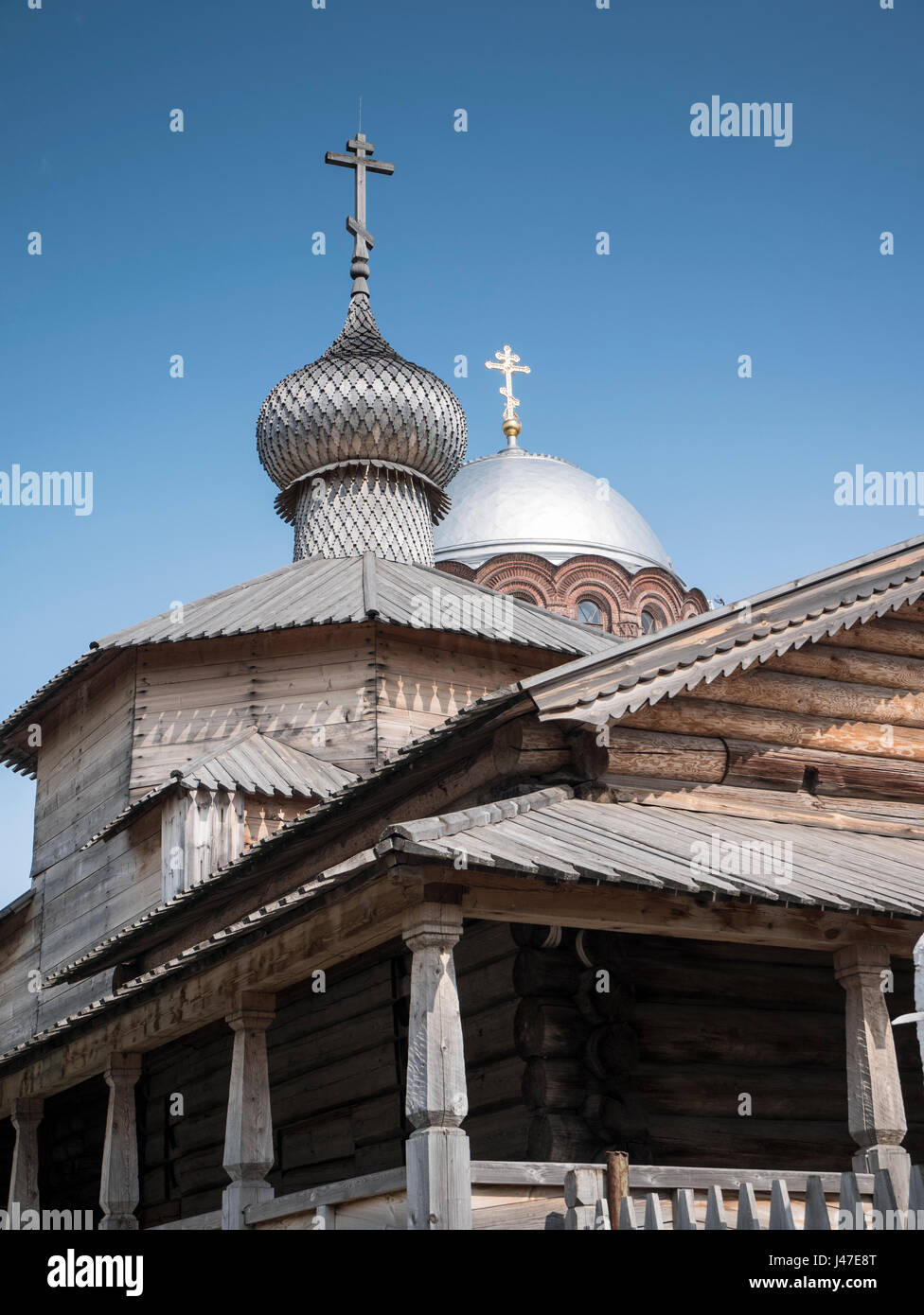 Il legno più antica chiesa della trinità costruita nel 1551 su sviyažsk isola alla confluenza del fiume Volga e sviyaga fiumi. Foto Stock