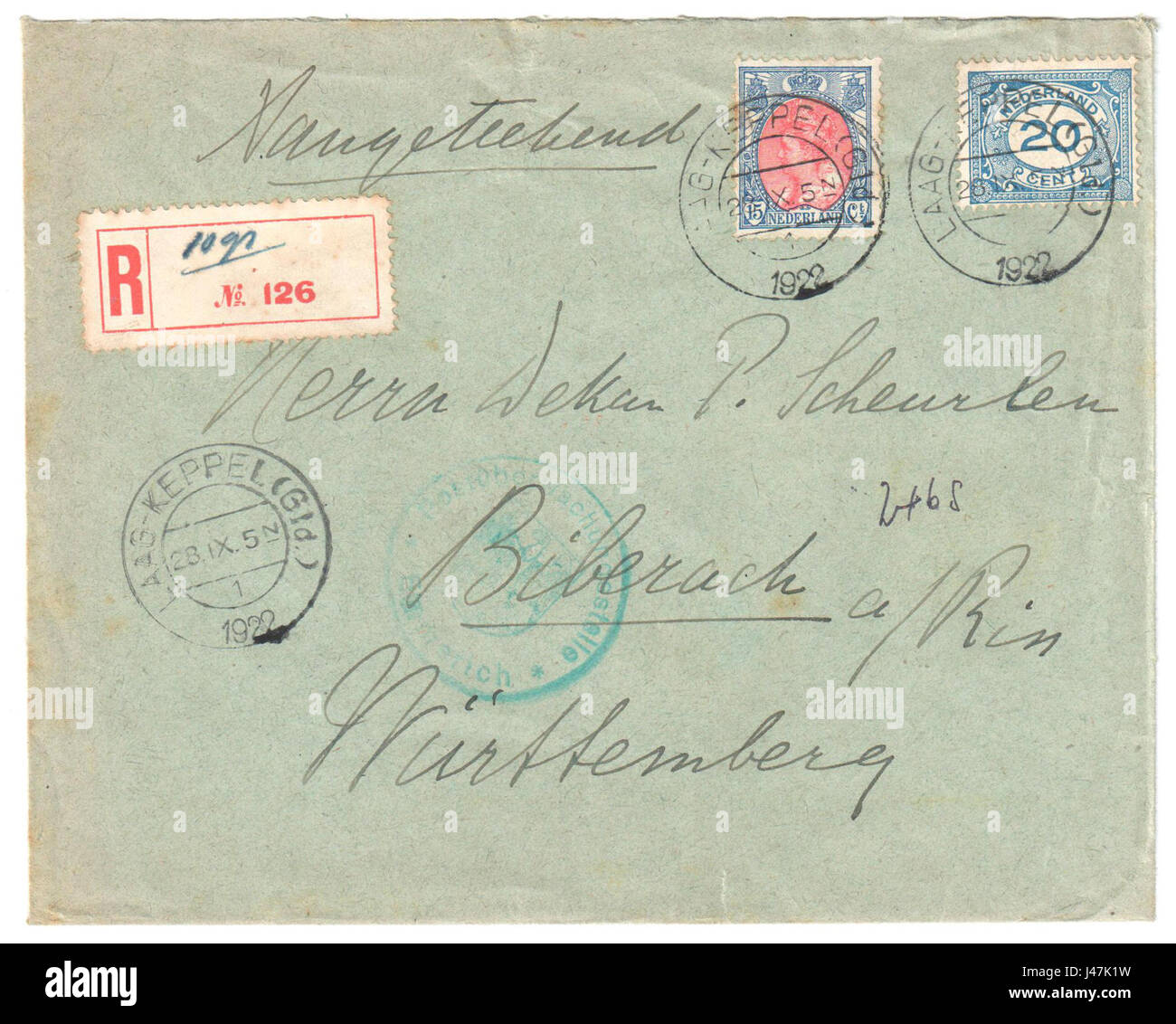 Questa copertura postale dei Paesi Bassi, datata 28 settembre 1922, rappresenta un pezzo di storia postale. Fornisce informazioni sulla progettazione e l'utilizzo dei sistemi di posta durante l'inizio del XX secolo. Foto Stock