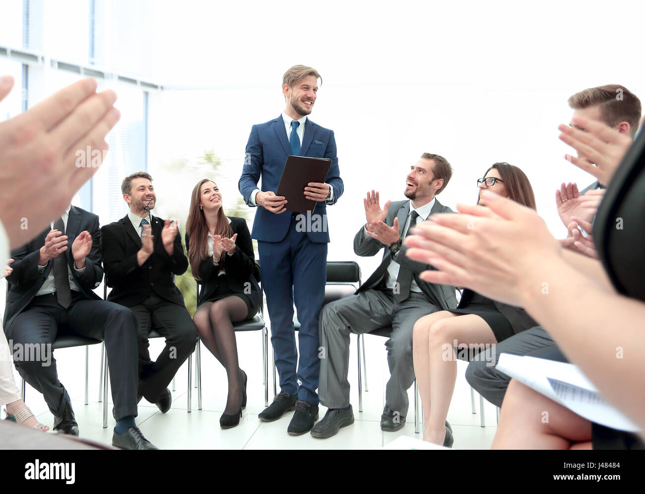 Altoparlante dando un talk sulla corporate Business Conference. Busines Foto Stock