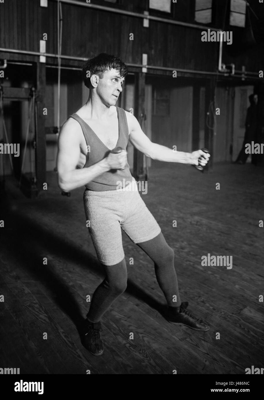 Foto d'epoca dei boxer combattendo Nelson (1882 - 1954) - World Champion leggero 1908 - 1910. Nelson (vero nome Oscar Mathaeus Nielsen) è nato a Copenaghen, Danimarca, ma spostato a noi come un bambino ed è stato soprannominato "Il resistente Dane". Foto risalente al 1910. Foto Stock