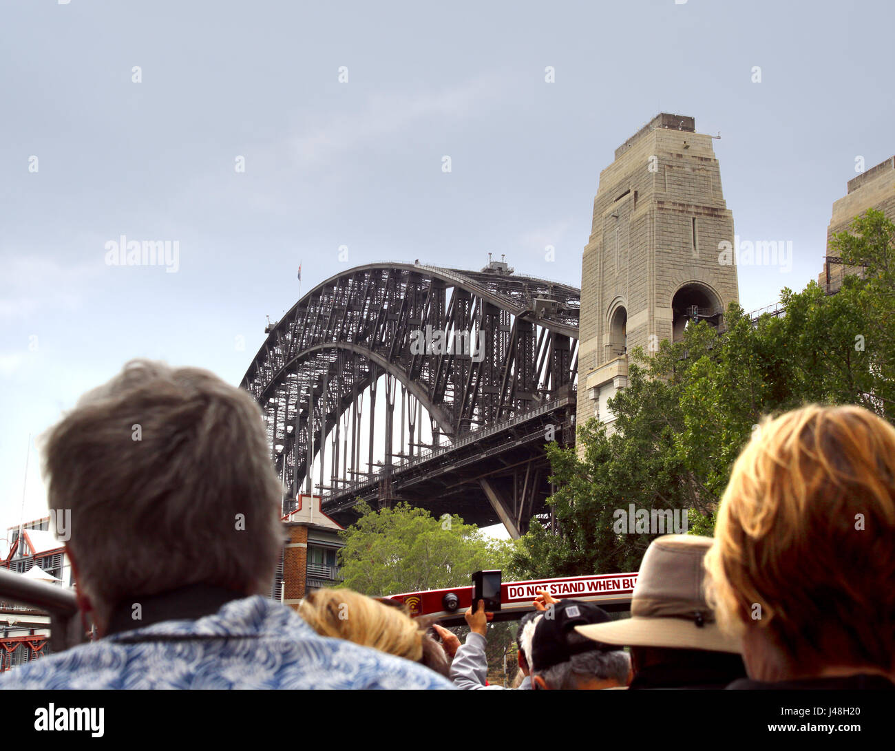 Sydney Harbour Bridge come osservato da una gita in autobus Foto Stock