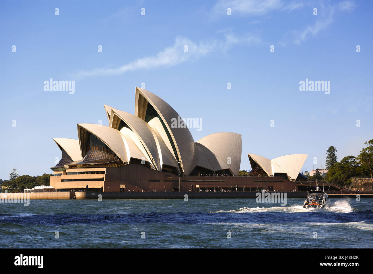 Una vista di Sydney Opera House presi da un traghetto sul suo modo in Quey circolare Foto Stock