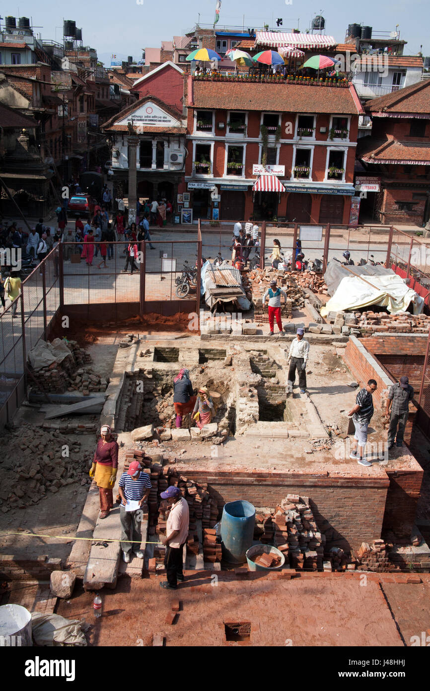 La riparazione e la ricostruzione di Patan Durbar Square dopo il terremoto, Patan, Lalitpur Nepal Foto Stock