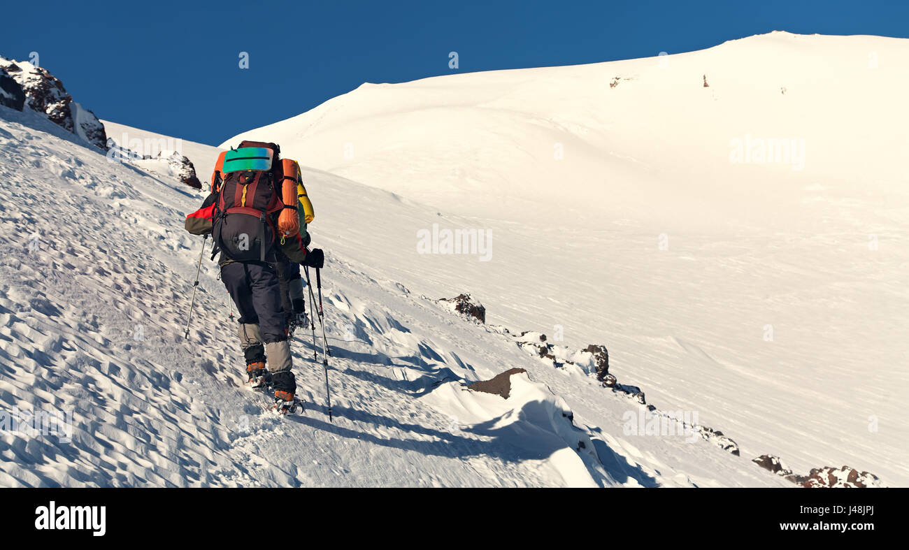 Gruppo di escursionisti in montagna Foto Stock