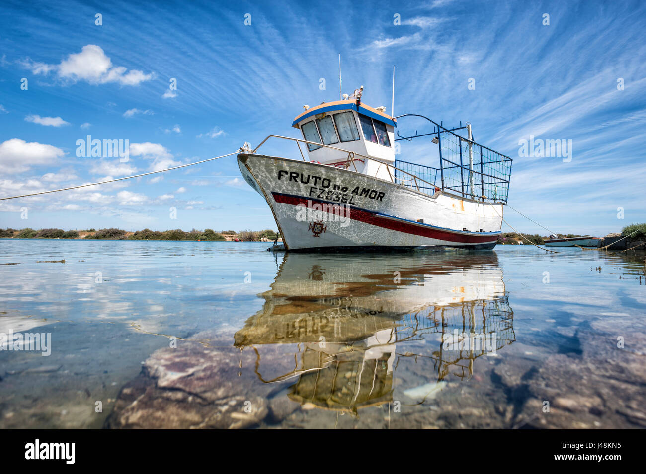 Barca da pesca ormeggiate a Fuseta in Algarve, PORTOGALLO Foto Stock