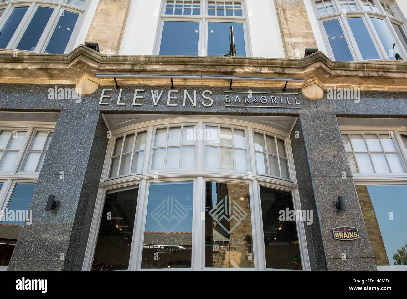 Cardiff Wales, Regno Unito, 10 maggio 2017. Elevens, LA SA cervelli sports bar posseduto dal Galles e Real Madrid il calciatore Gareth Bale in Cardiff City Centre. Foto Stock Cardiff Wales, Regno Unito, 10 maggio 2017. Elevens, LA SA cervelli sports bar posseduto dal Galles e Real Madrid il calciatore Gareth Bale in Cardiff City Centre. Foto Stock