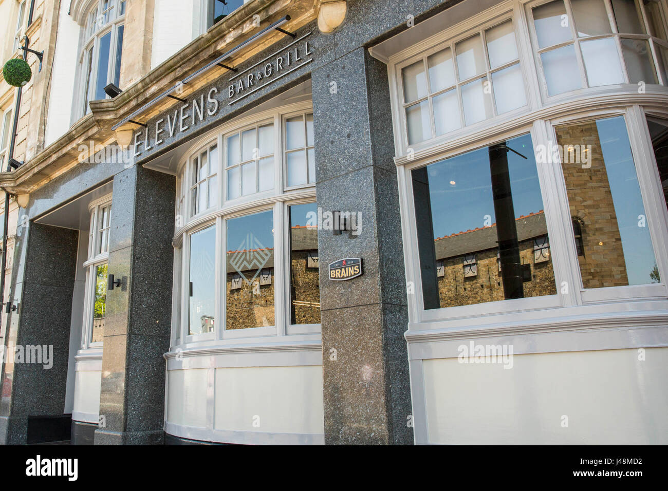 Cardiff Wales, Regno Unito, 10 maggio 2017. Elevens, LA SA cervelli sports bar posseduto dal Galles e Real Madrid il calciatore Gareth Bale in Cardiff City Centre. Foto Stock Cardiff Wales, Regno Unito, 10 maggio 2017. Elevens, LA SA cervelli sports bar posseduto dal Galles e Real Madrid il calciatore Gareth Bale in Cardiff City Centre. Foto Stock