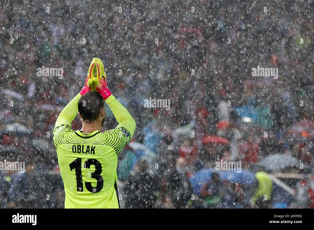 Madrid, Spagna. Il 10 maggio, 2017. Jan Oblak (13) Atletico de Madrid il giocatore. UCL Champions League tra Atlético de Madrid vs Real Madrid al Vicente Calderón Stadium in Madrid, Spagna, 10 maggio 2017 . Credito: Gtres Información más Comuniación on line,S.L./Alamy Live News Foto Stock