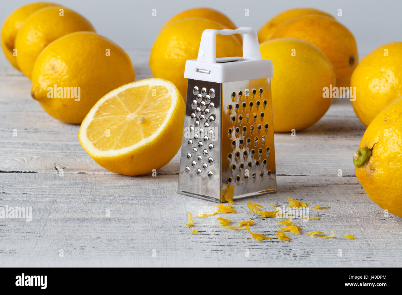 Limone fresco sul tavolo Foto Stock