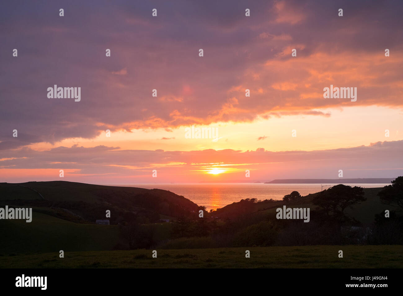 Il tramonto del South Devon Costa, Speranza Cove, Kingsbridge, Devon, Inghilterra, Regno Unito. Foto Stock