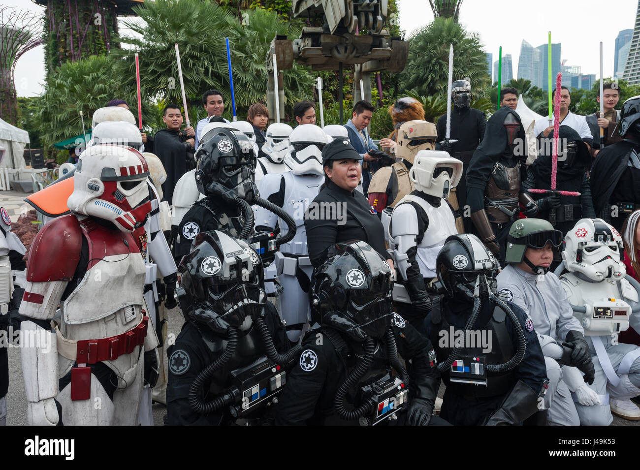 06.05.2017, Singapore, Repubblica di Singapore, in Asia - i fan di Star Wars vestiti con i loro costumi raccogliere durante l'annuale Star Wars evento. Foto Stock