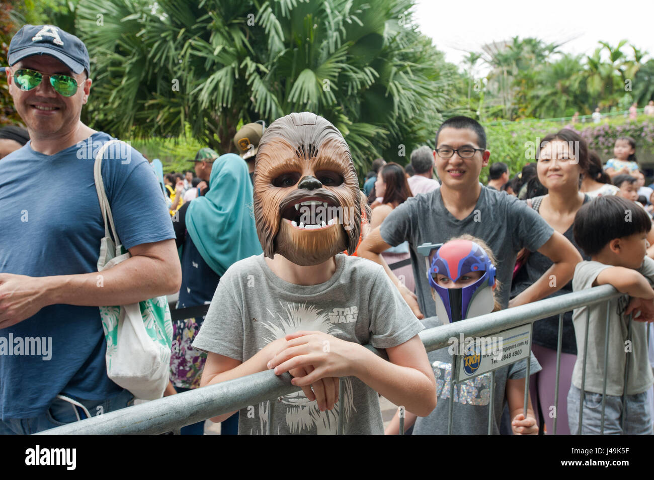 06.05.2017, Singapore, Repubblica di Singapore, in Asia - i fan di Star Wars si riuniscono durante l annuale Star Wars evento nel Supertree Grove. Foto Stock