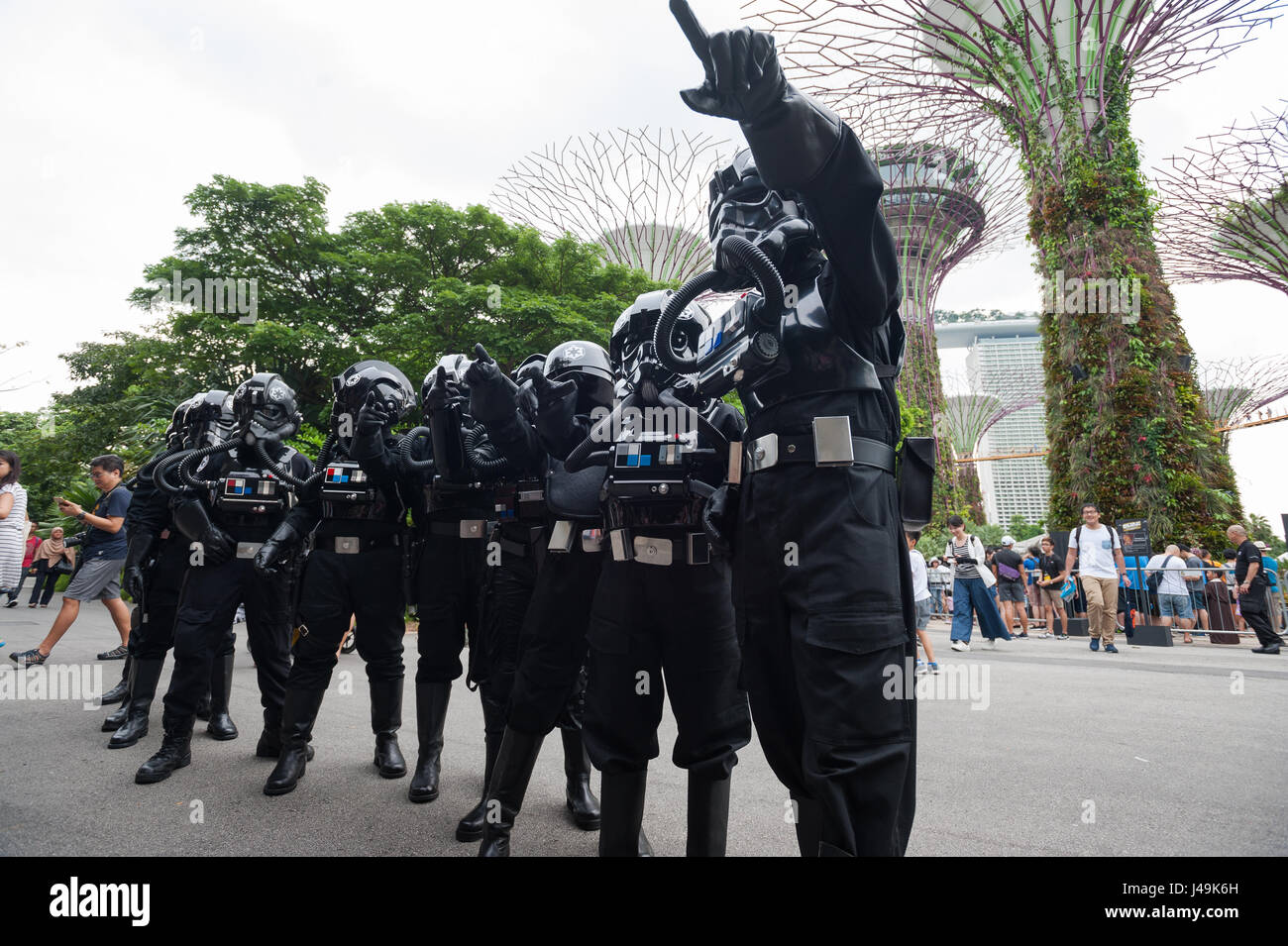 06.05.2017, Singapore, Repubblica di Singapore, in Asia - i fan di Star Wars vestiti con i loro costumi raccogliere durante l'annuale Star Wars evento. Foto Stock