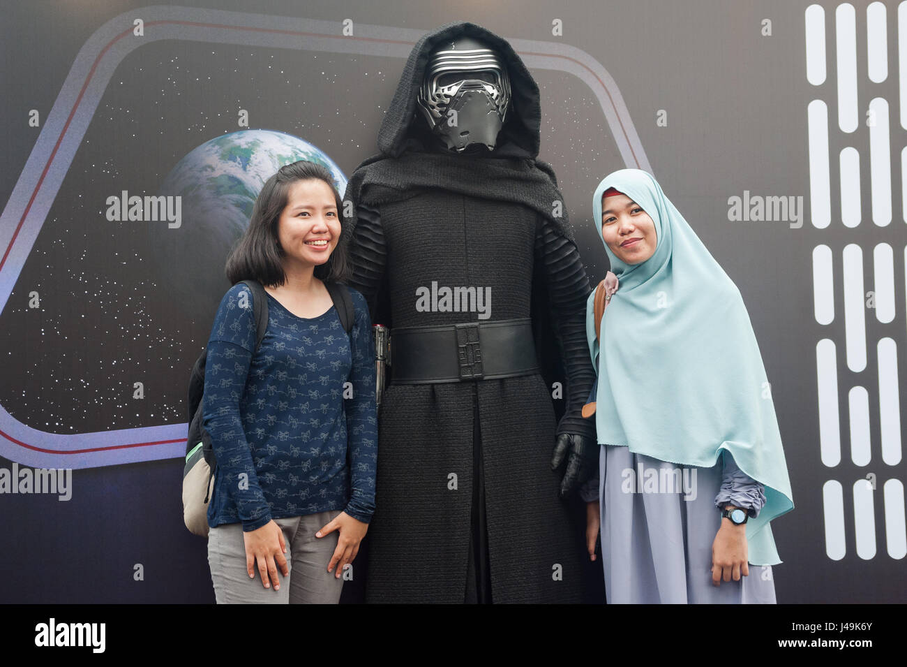 06.05.2017, Singapore, Repubblica di Singapore, in Asia - i fan di Star Wars si riuniscono durante l annuale Star Wars evento nel Supertree Grove. Foto Stock