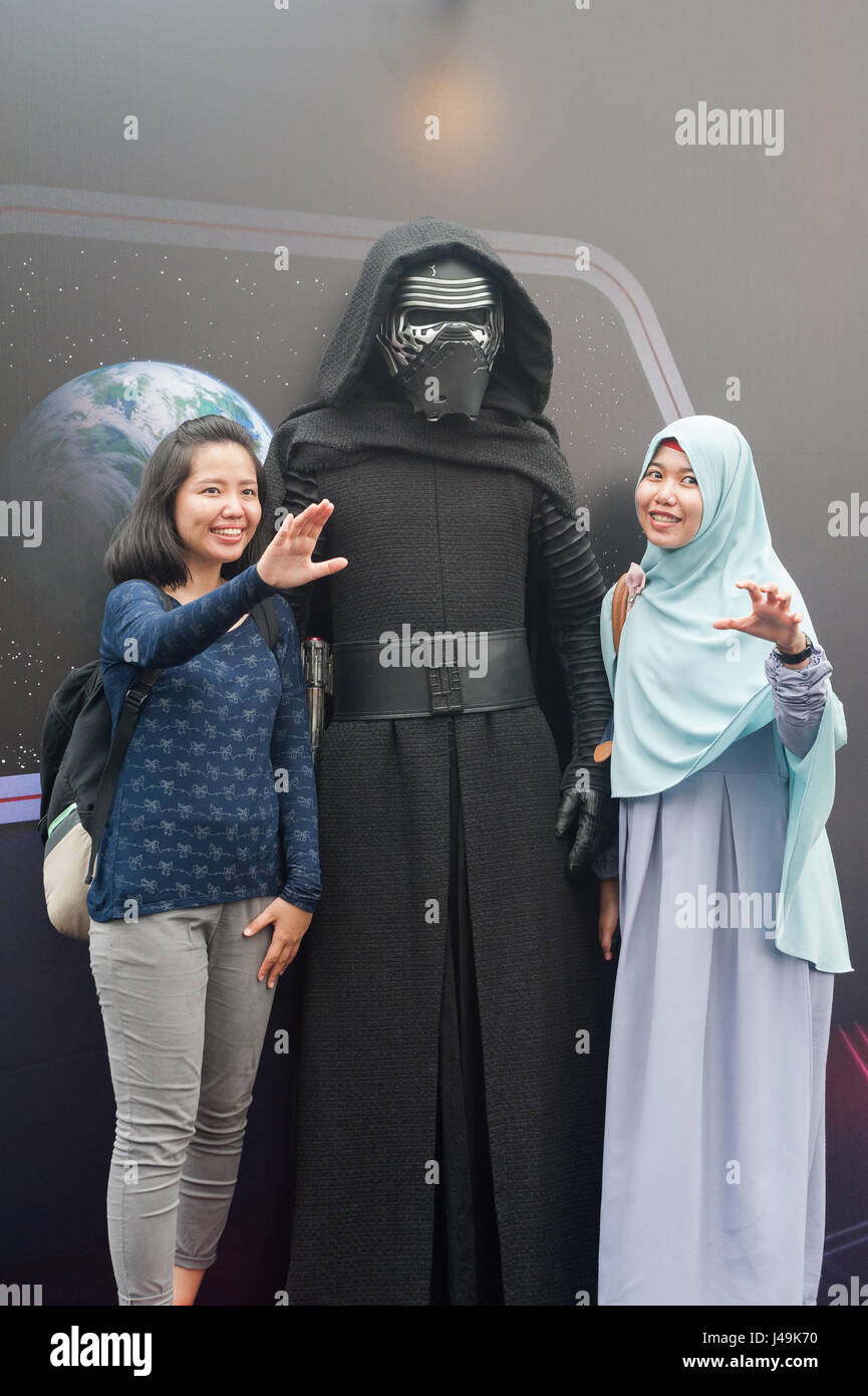 06.05.2017, Singapore, Repubblica di Singapore, in Asia - i fan di Star Wars si riuniscono durante l annuale Star Wars evento nel Supertree Grove. Foto Stock