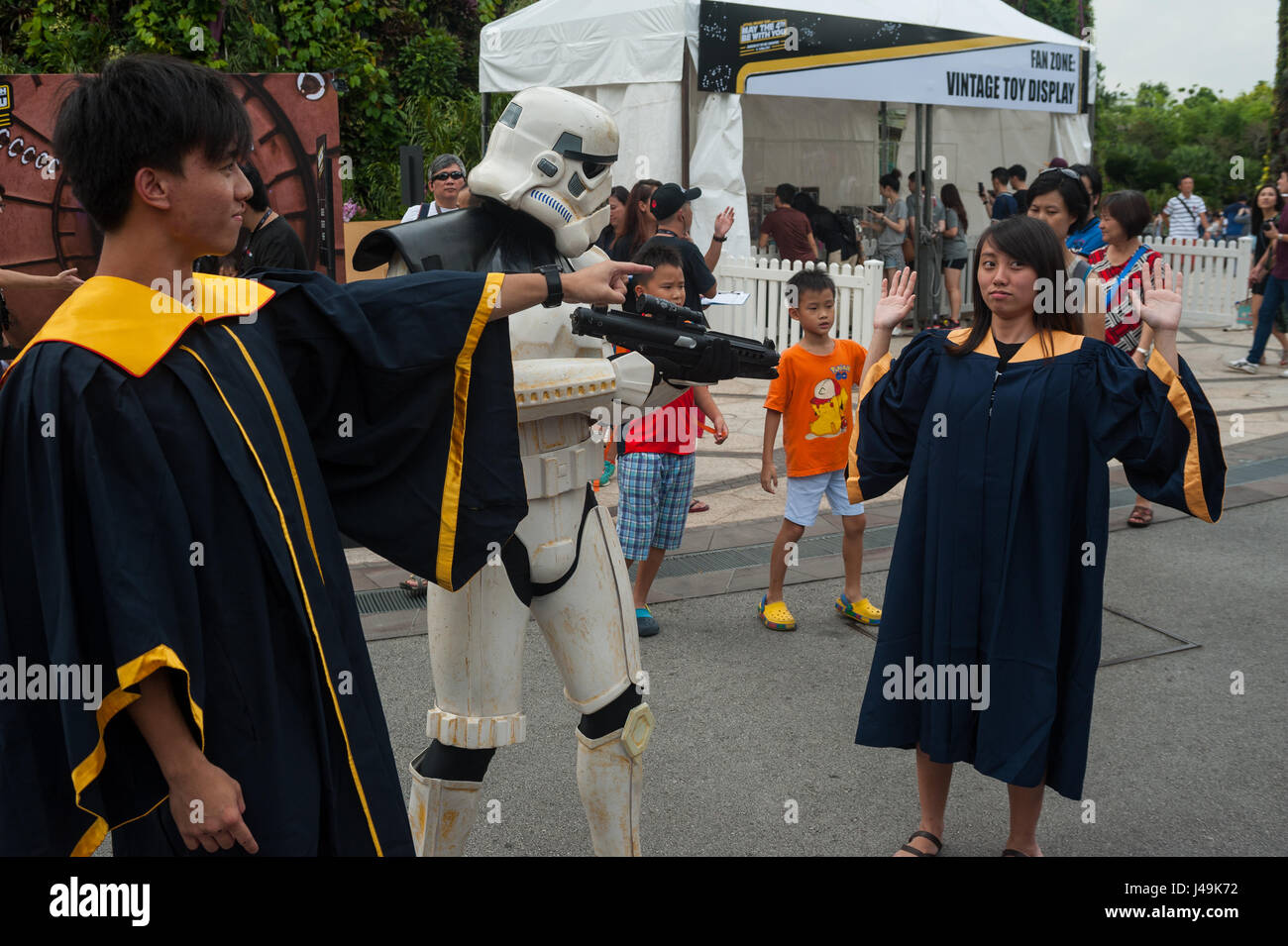 06.05.2017, Singapore, Repubblica di Singapore, in Asia - i fan di Star Wars vestiti con i loro costumi raccogliere durante l'annuale Star Wars evento. Foto Stock