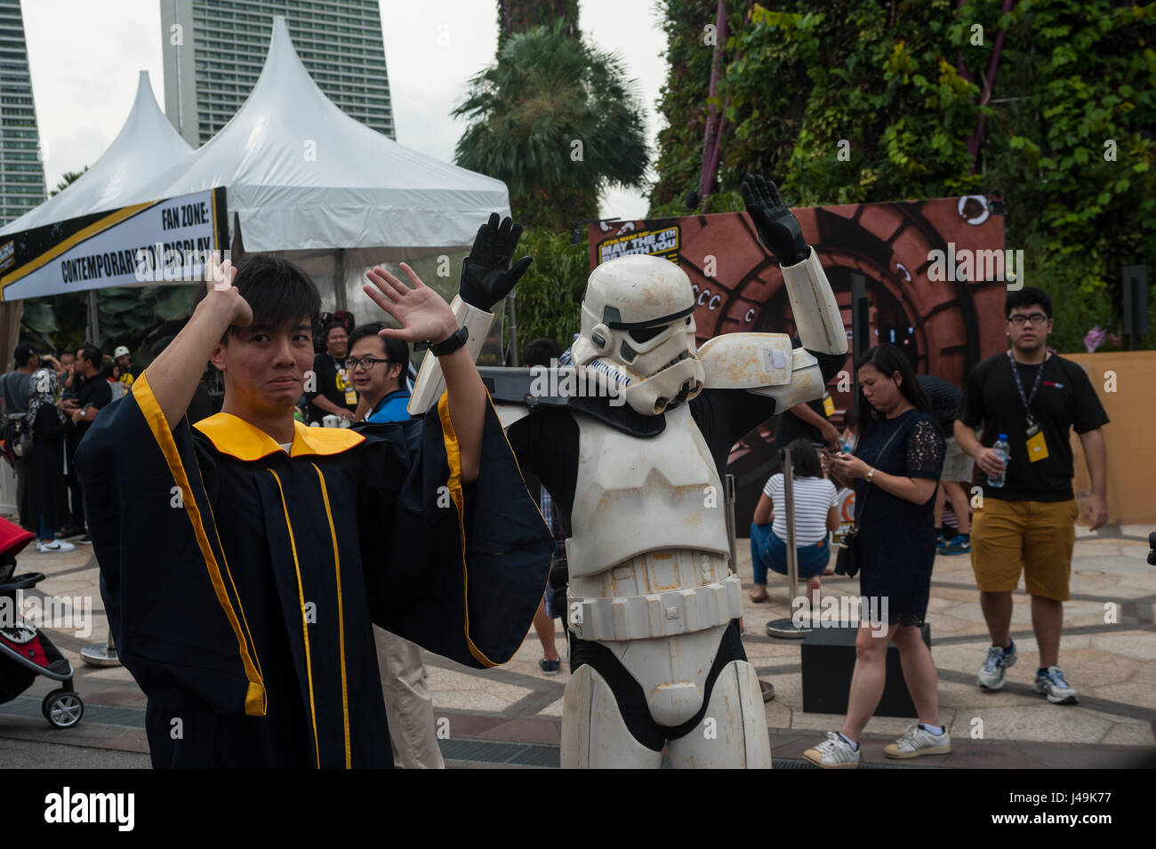 06.05.2017, Singapore, Repubblica di Singapore, in Asia - i fan di Star Wars vestiti con i loro costumi raccogliere durante l'annuale Star Wars evento. Foto Stock