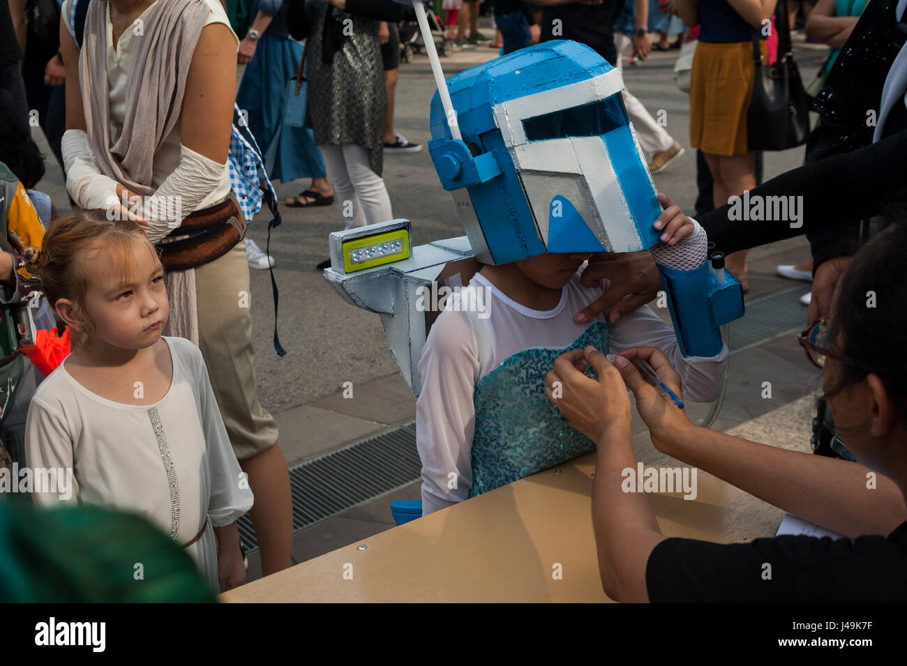 06.05.2017, Singapore, Repubblica di Singapore, in Asia - i fan di Star Wars vestiti con i loro costumi raccogliere durante l'annuale Star Wars evento. Foto Stock