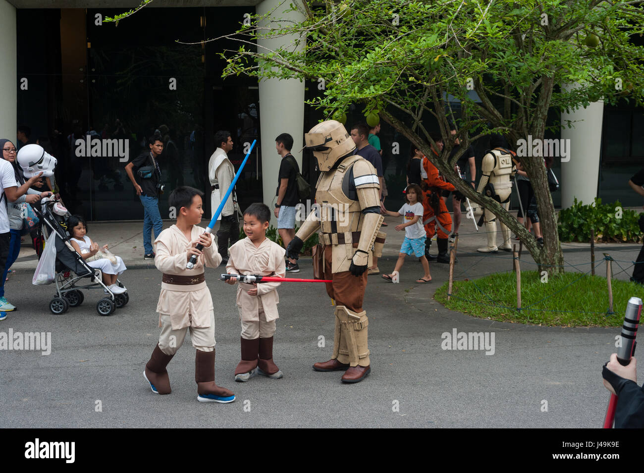 06.05.2017, Singapore, Repubblica di Singapore, in Asia - i fan di Star Wars vestiti con i loro costumi raccogliere durante l'annuale Star Wars evento. Foto Stock