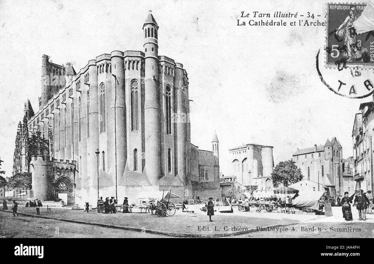 Una cartolina storica del 1913 raffigurante la cattedrale di Albi, un esempio iconico di architettura gotica francese, situata ad Albi, in Francia. Foto Stock