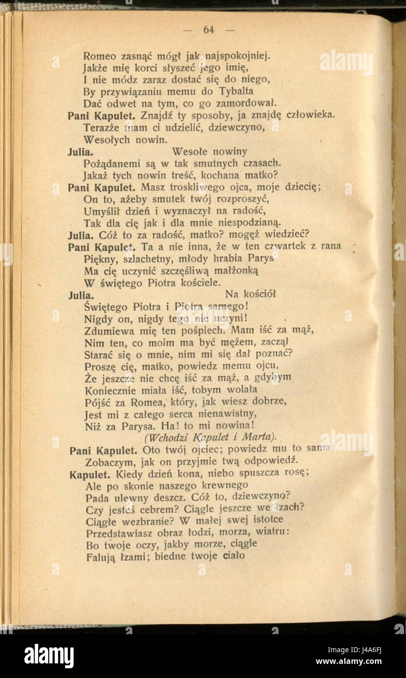 Romeo e Giulietta è una tragedia di William Shakespeare che esplora temi di amore, destino e conflitto familiare. Ambientato a Verona, racconta la storia di due giovani amanti provenienti da famiglie feudali. La loro sfortunata relazione finisce tragicamente, mettendo in evidenza la natura distruttiva dell'odio e il potere dell'amore. Questa rappresentazione iconica è una delle opere più rappresentate di Shakespeareâ, ammirata per il suo dialogo poetico e l'esplorazione di profonde emozioni umane. Foto Stock