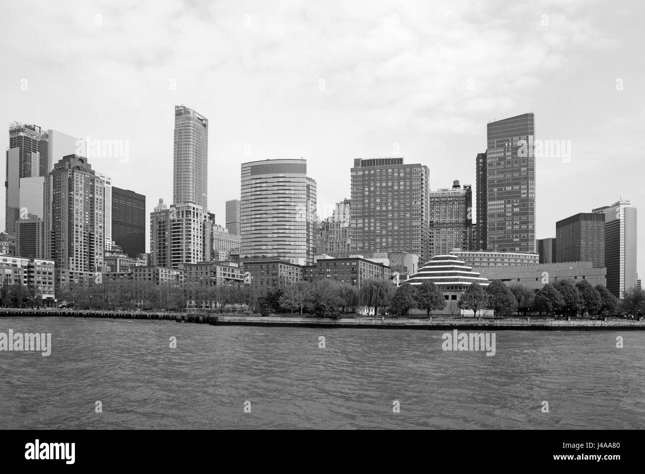 Manhattan preso dal fiume Hudson, New York Foto Stock