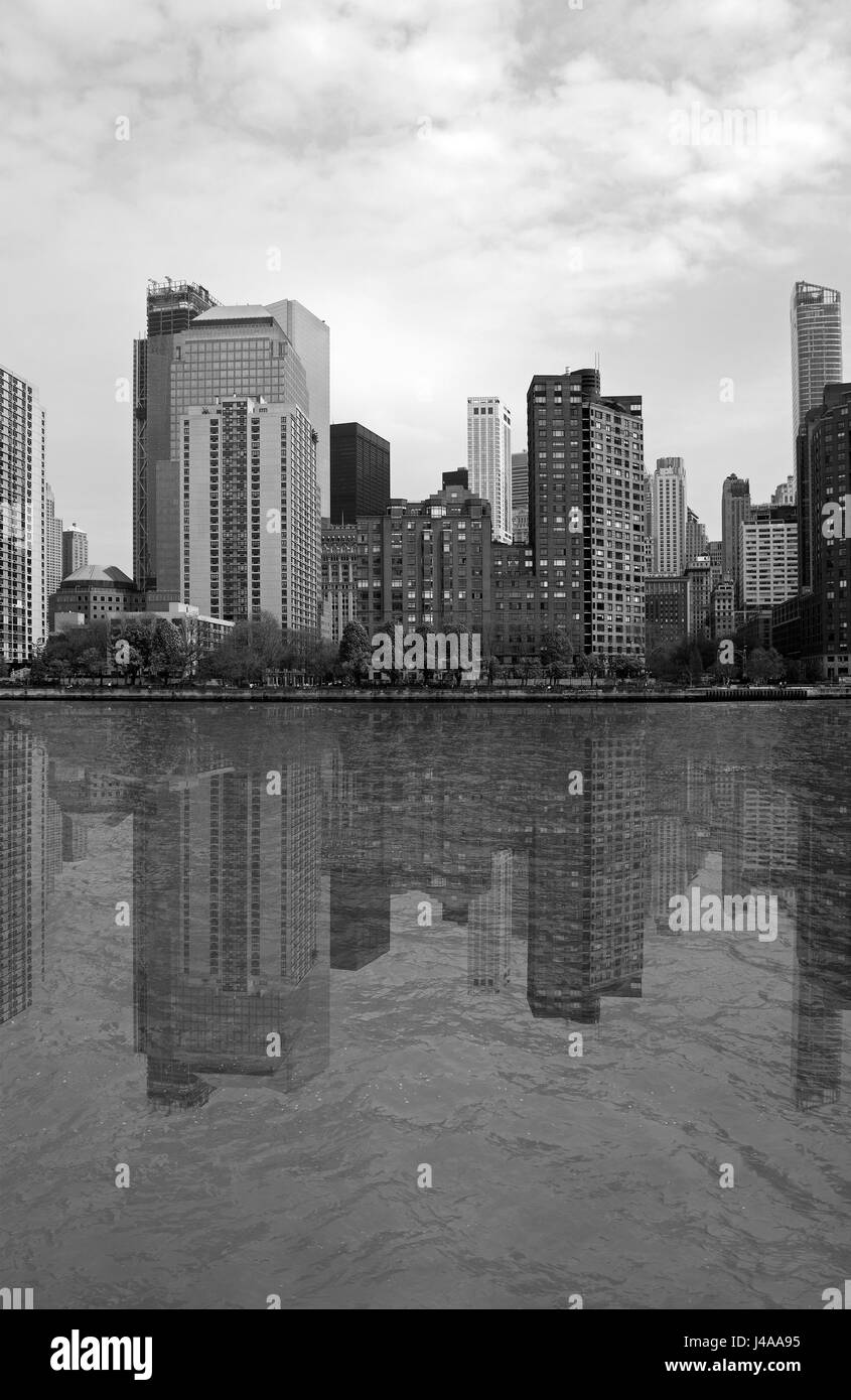 Manhattan preso dal fiume Hudson, New York Foto Stock