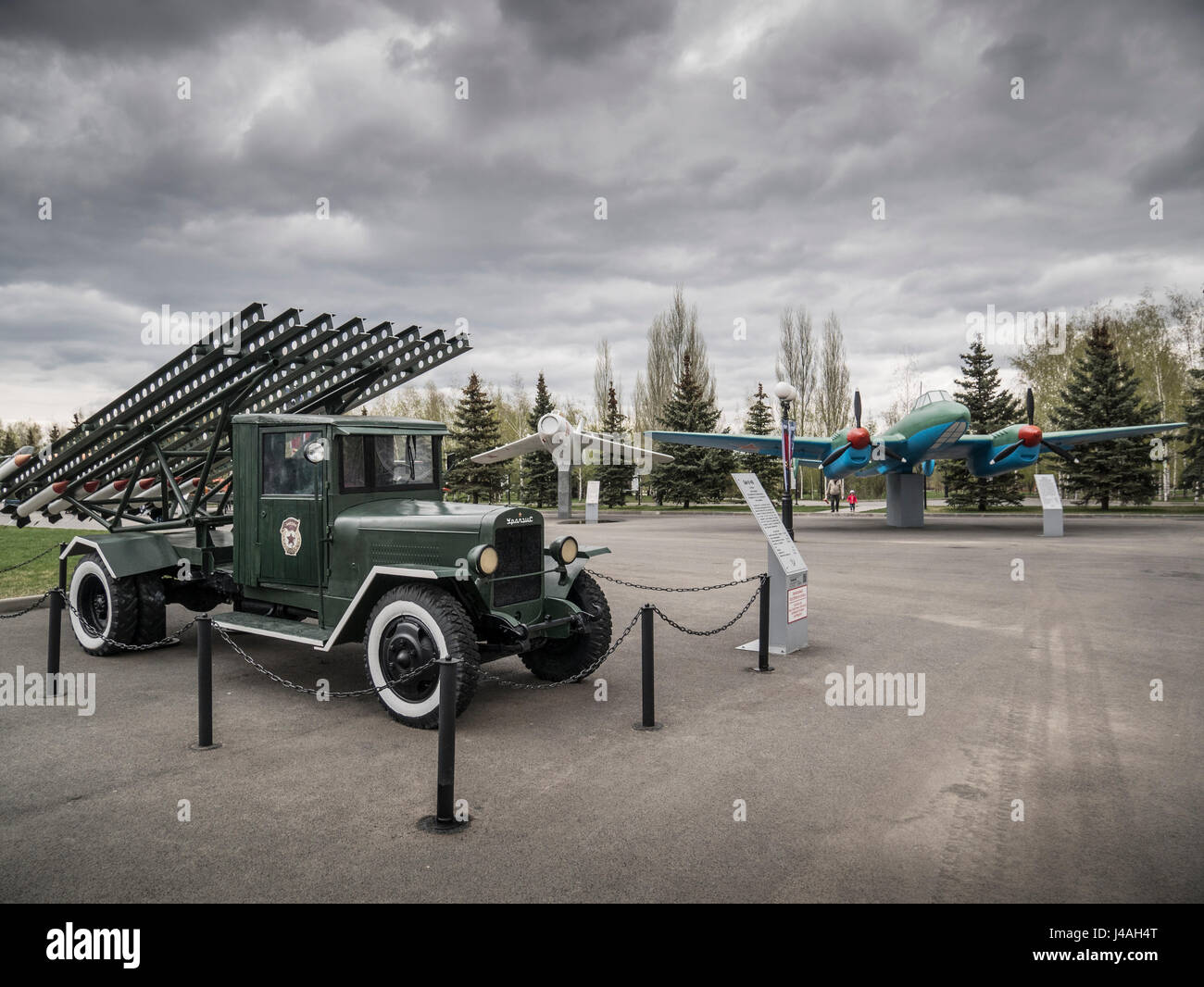 Katyusha lanciarazzi montato su una BM8 carrello e PE2 aeromobile Foto Stock