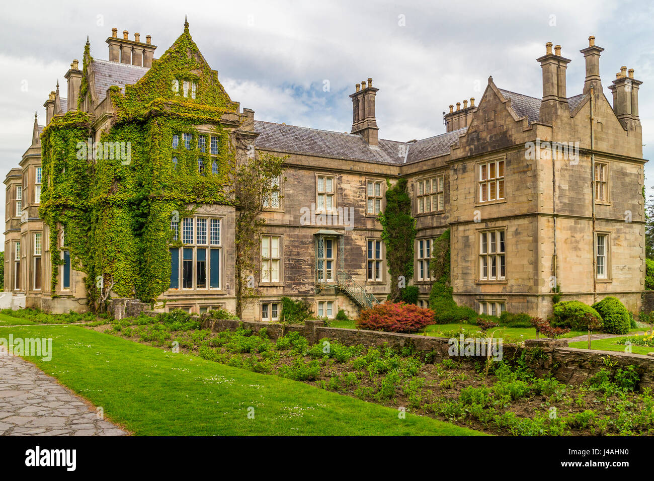 Muckross House, in Bourn Vincent Memorial Park/Parco Nazionale di Killarney, Killarney, County Kerry, Irlanda Foto Stock