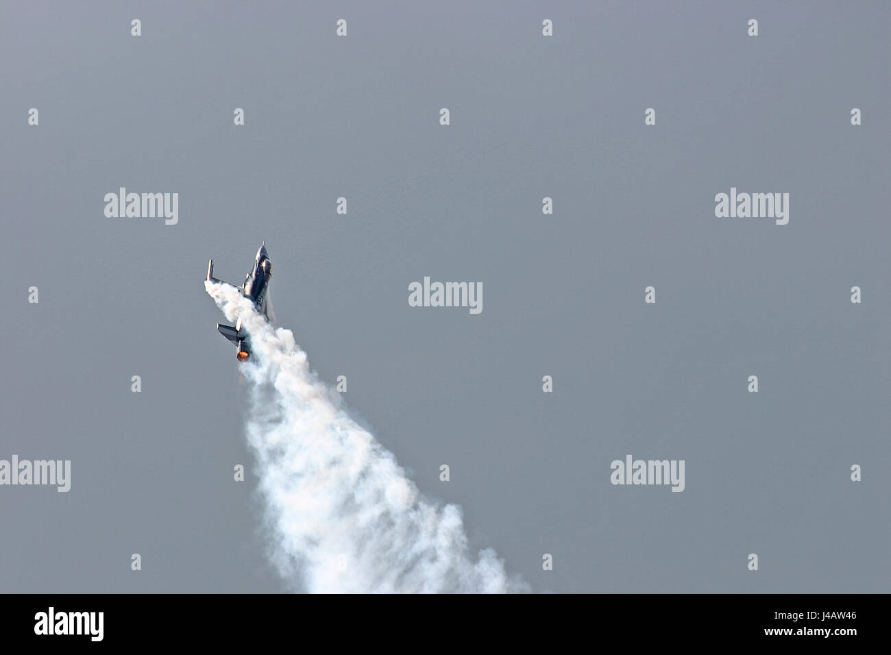 Comando motore per il volo a motore visualizza piano di inseguimento jet fighter jet fighter bomber Foto Stock