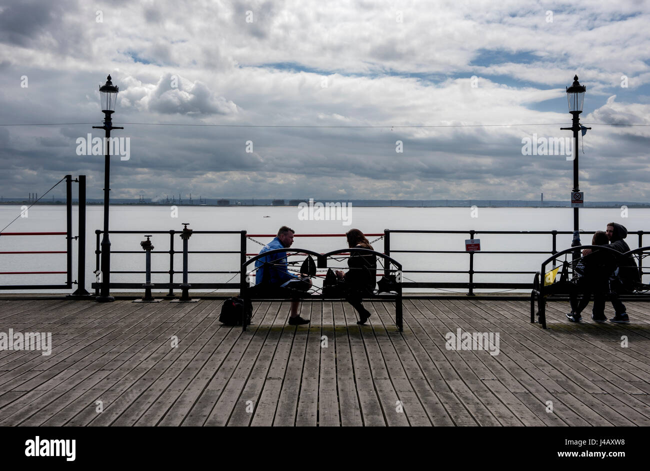 Southend on Sea, Essex, Inghilterra England Regno Unito. Maggio 2017 Il piacere più lungo molo nel mondo Foto Stock