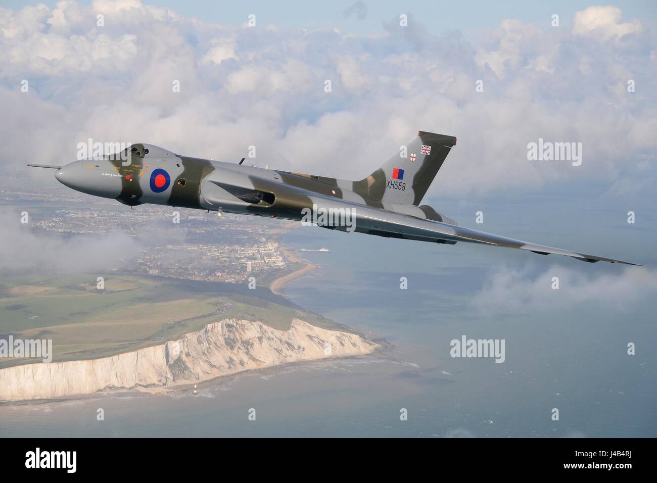 Vulcan b2 xh558 e scogliere bianche Foto Stock