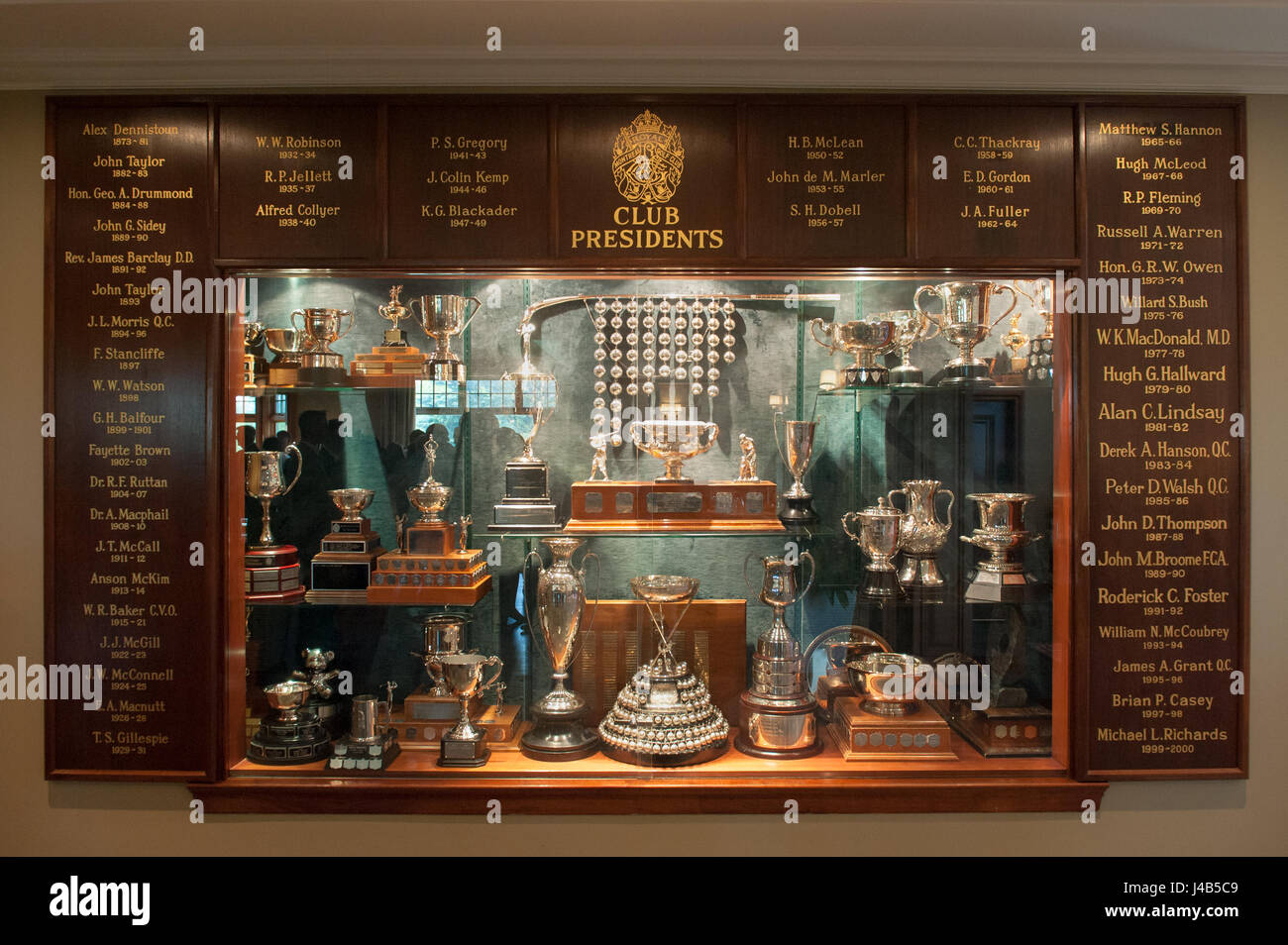 I trofei sul display a Montreal Royal Golf Club, il più antico campo da golf club in Nord America. Foto Stock