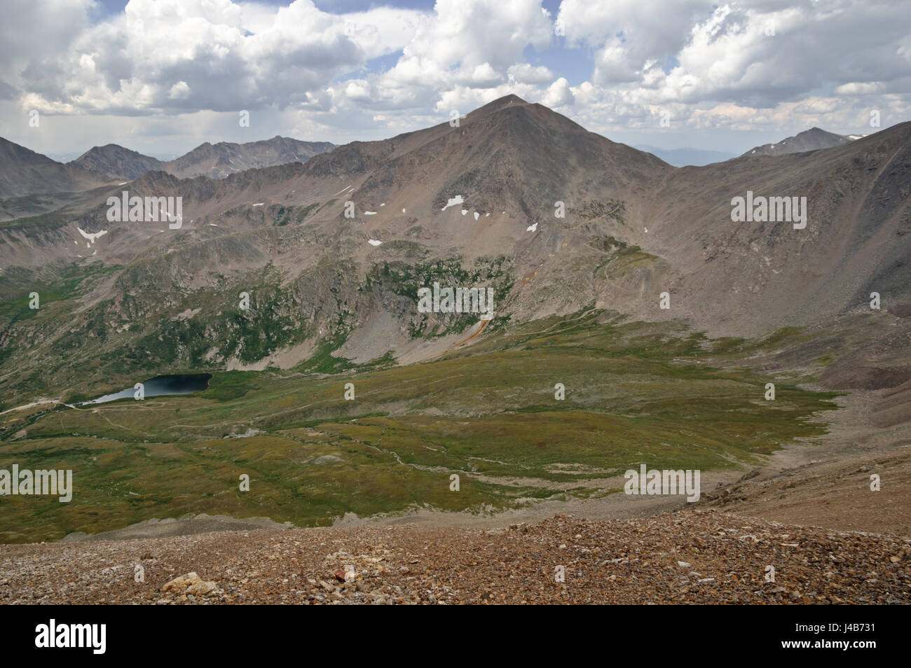 Colorado mountain valley dal Monte Bross guardando attraverso al kite lago e monte democratici nella gamma di zanzara Foto Stock