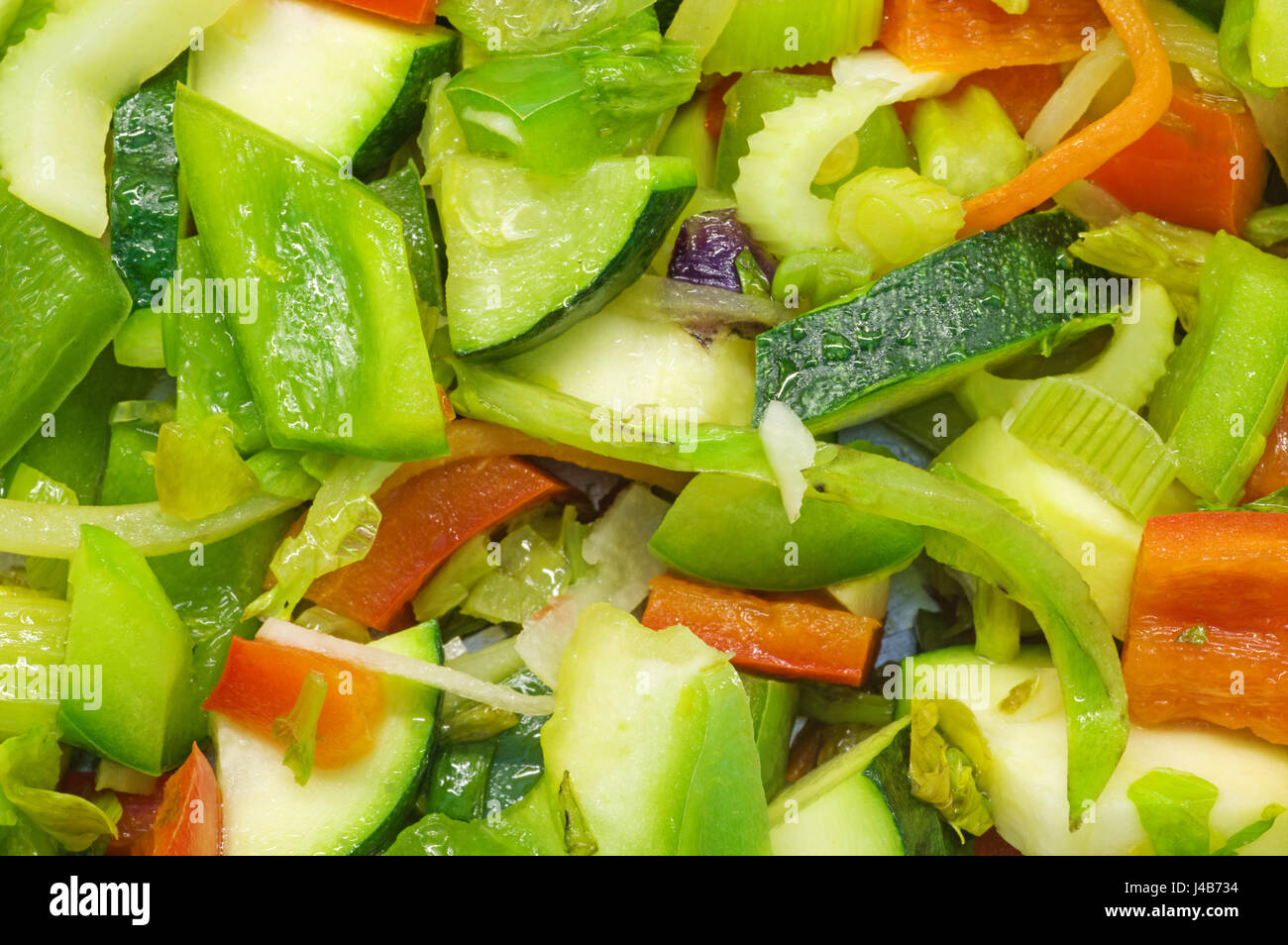 Close up di cucina verdure compresi peperoni squash e sedano Foto Stock