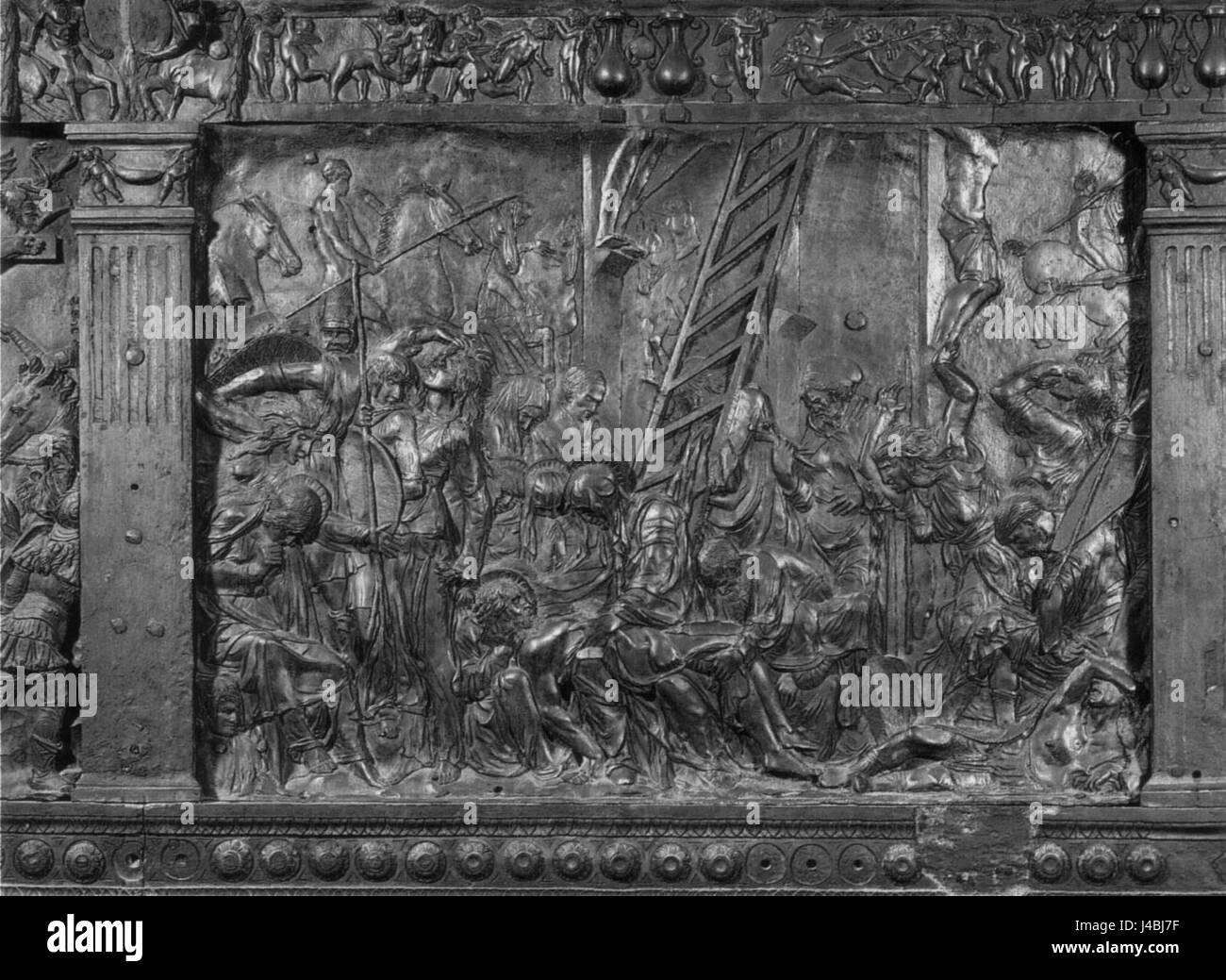 Un'opera d'arte intitolata "Pulpito della passione, deposizione" che raffigura una scena religiosa della passione di ChristÂ. L'opera mette in evidenza i momenti chiave della narrazione della crocifissione e della deposizione dalla croce di ChristÂ, temi centrali dell'arte cristiana. Foto Stock
