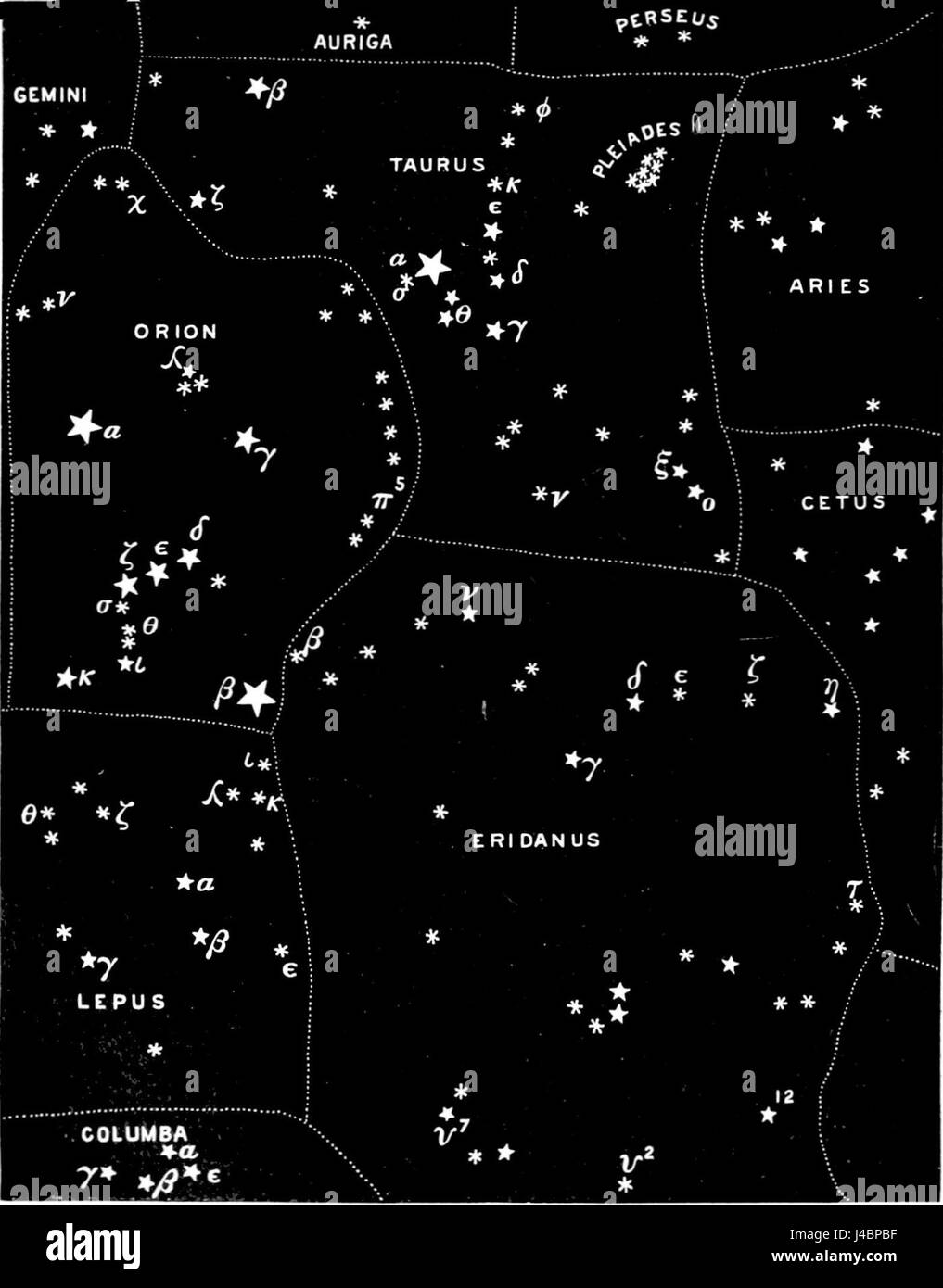 Questa immagine del PSM V32 D528 illustra le costellazioni Gemini, Auriga e Perseo nel cielo notturno. La scena celeste evidenzia i significativi modelli stellari e le associazioni mitologiche di queste costellazioni in astronomia. Foto Stock