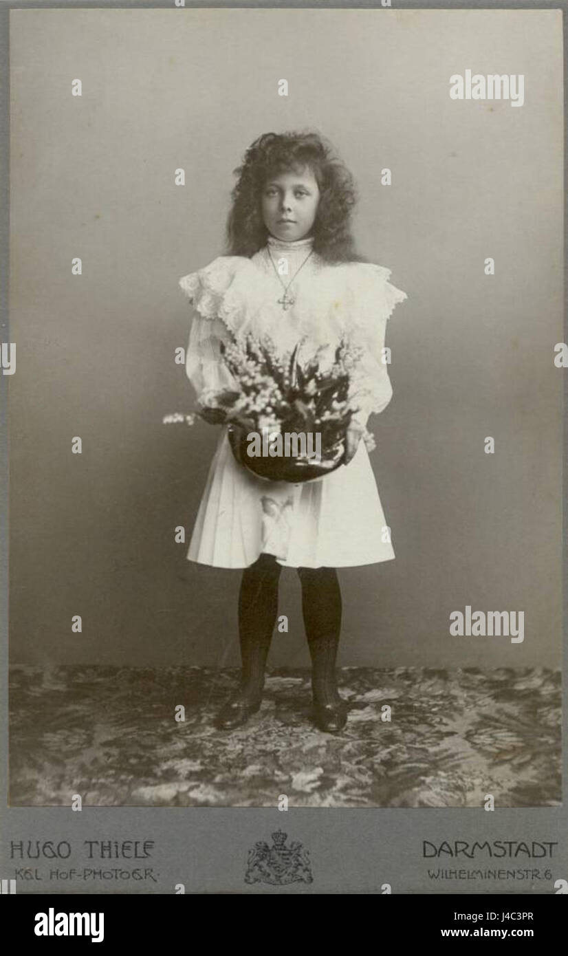 La principessa Elisabetta d'Assia era una nobildonna tedesca nata nel 1864. Era la figlia della principessa Alice del Regno Unito e di Luigi IV, Granduca d'Assia. Elisabetta divenne nota per il suo matrimonio con il granduca Sergej Alexandrovich di Russia. La sua vita è ricordata per la sua tragica fine, poiché fu uccisa durante la rivoluzione russa del 1918. Foto Stock