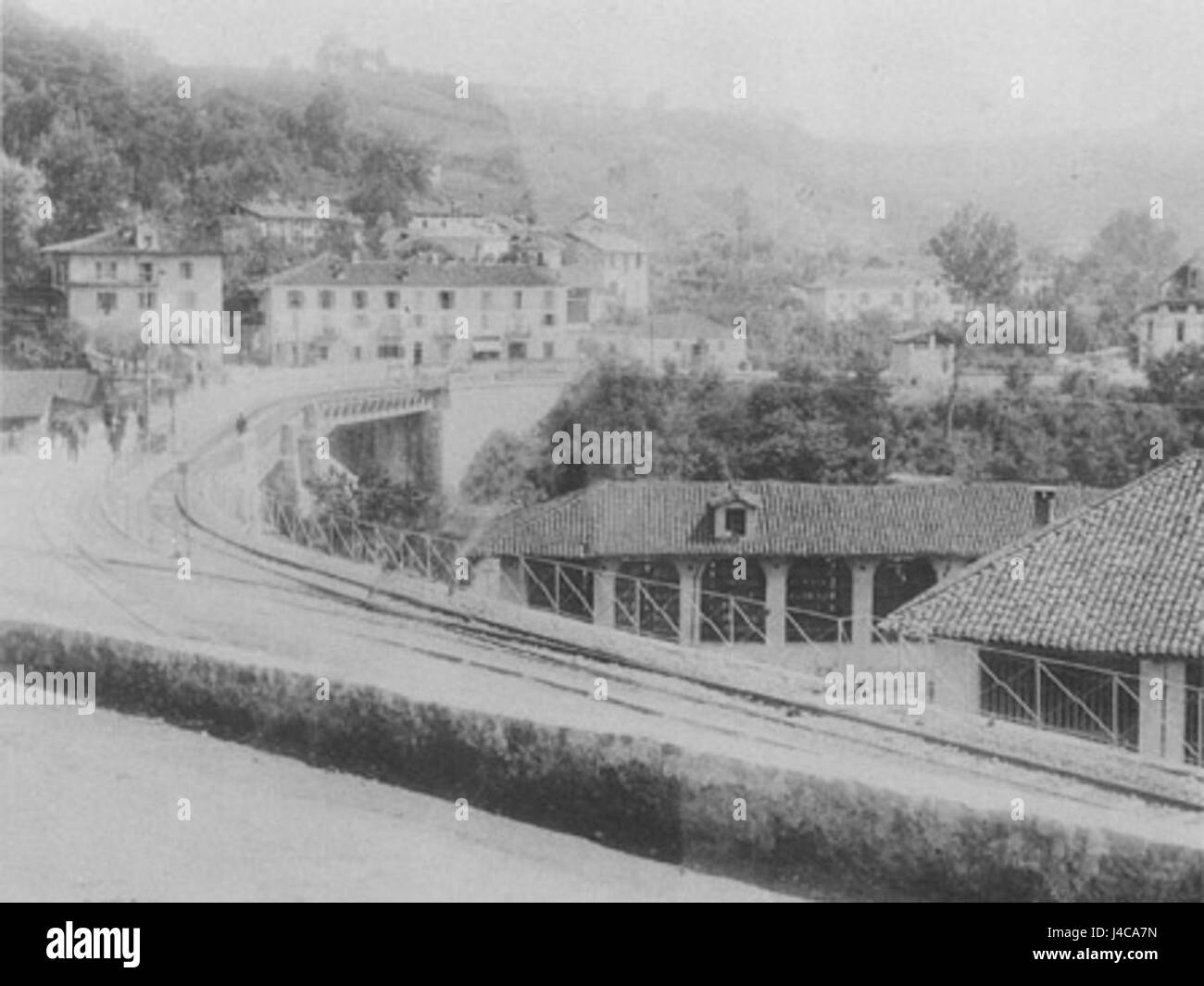 Attraversamento ferroviario a Biella Foto Stock
