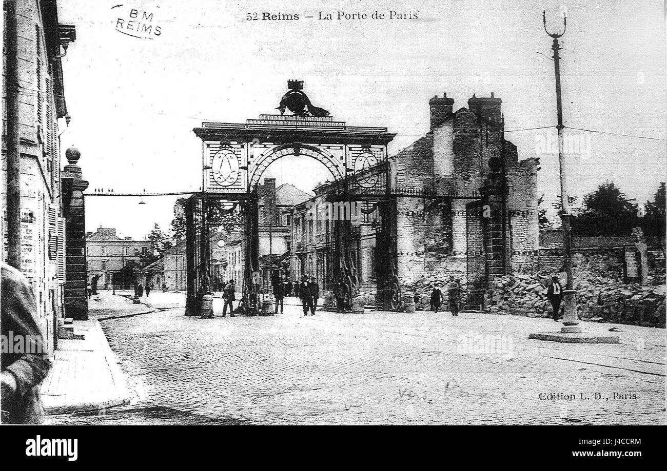 Questo titolo si riferisce all'era post-bellica di Parigi, in particolare concentrandosi su una posizione o struttura chiamata porte Paris. Il "1GM" si riferisce alla prima guerra mondiale e il "bmr 491" può indicare un riferimento specifico o un elemento di archivio. Ulteriori dettagli ne chiarirebbero pienamente il significato. Foto Stock