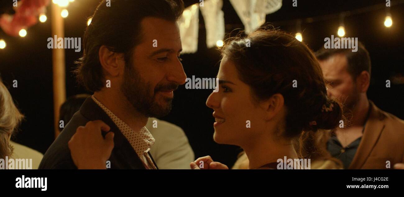 Data di rilascio: febbraio 17, 2017 Titolo: STUDIO: Pellicole Pantelion direttore: Catalina Aguilar Mastretta Trama: un successo e unica donna di carriera chiede al suo collaboratore per porre come il suo ragazzo ad un matrimonio di famiglia torna a casa in Messico. La sua situazione diventa complicata quando il suo ex mostra fino alla cerimonia. STARRING: Karla Souza, Jose Maria Yazpik, Ben O'Toole. (Credit: © Pantelion film/Entertainment Immagini) Foto Stock