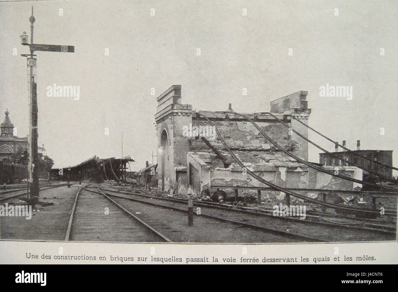 L'ammutinamento di Potemkin a Odessa, un momento cruciale della storia russa, è evidenziato in questa immagine che raffigura una delle costruzioni in mattoni lungo la linea ferroviaria coinvolta nell'evento. Foto Stock