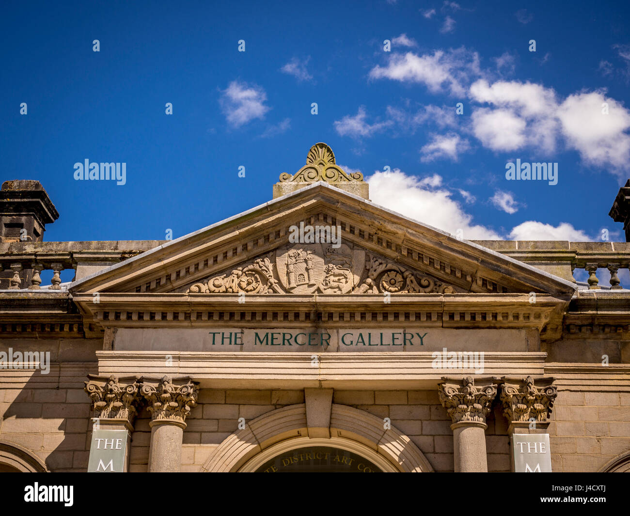 Il Mercer Galleria d'arte, Harrogate. Aperto nel 1991 in 200 anni di Harrogate Promenade Camere, uno di Harrogate il primo scopo costruiti edifici termali. Foto Stock