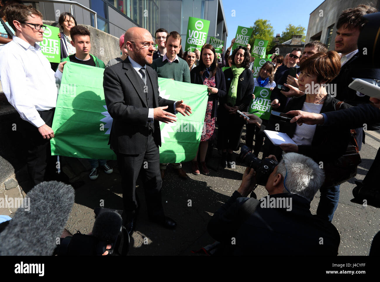 Partito dei Verdi co-organizzatore Patrick Harvie al lancio di verdi scozzese di Glasgow Nord campagna elettorale . Foto Stock